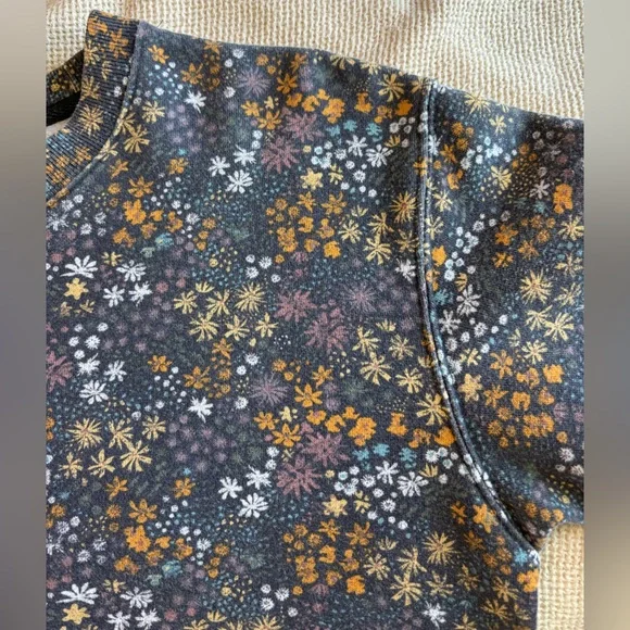 Tentree, M, Women’s Sweatshirt, Painted Dainty Flower Style - Picture 6 of 12